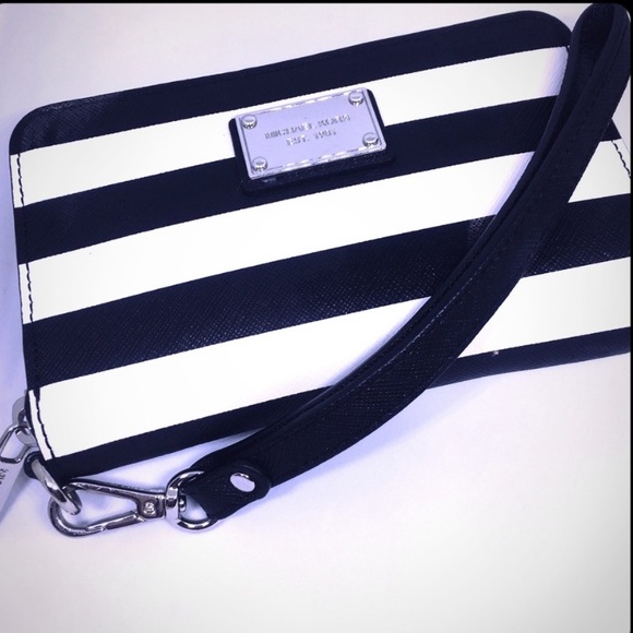 MICHAEL MK Wristlets - Picture 10 of 10